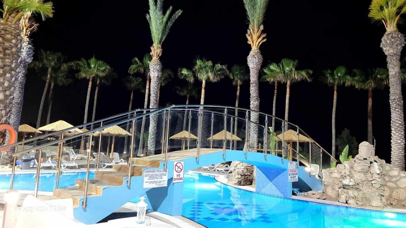 Simos Magic Beach Hotel Apts Ayia Napa Luaran gambar