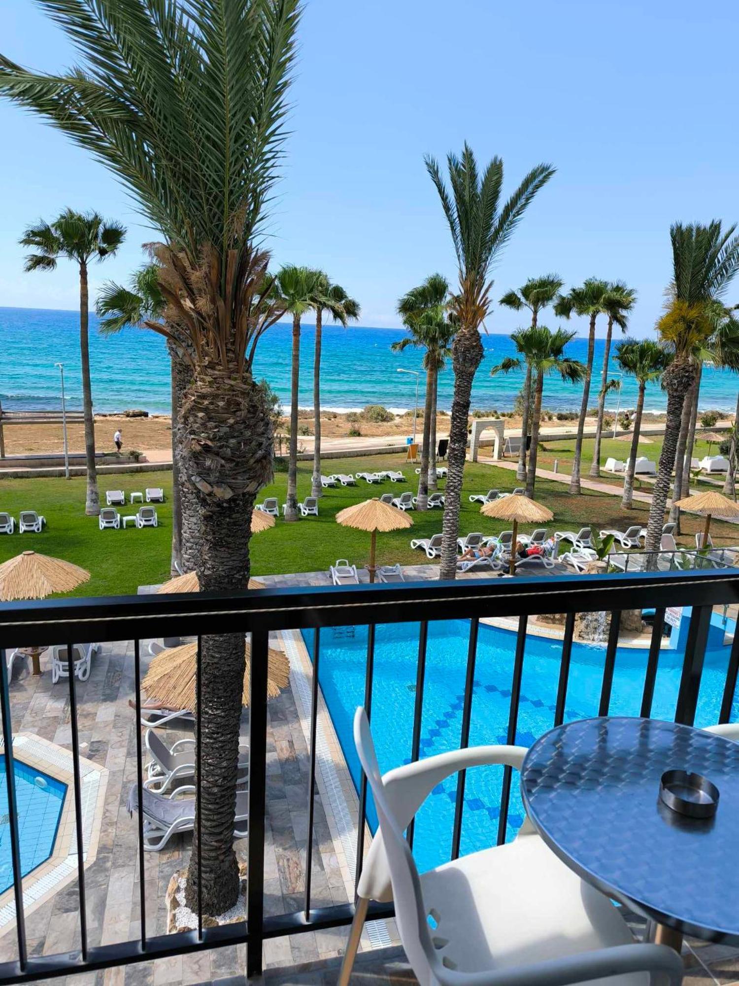 Simos Magic Beach Hotel Apts Ayia Napa Luaran gambar
